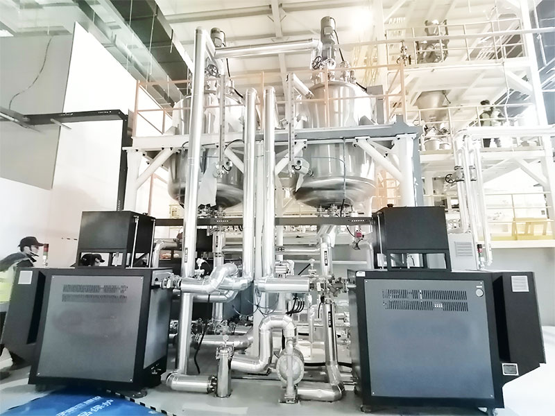 鋰電隔膜材料石蠟油(白油)反應釜模溫機案例
